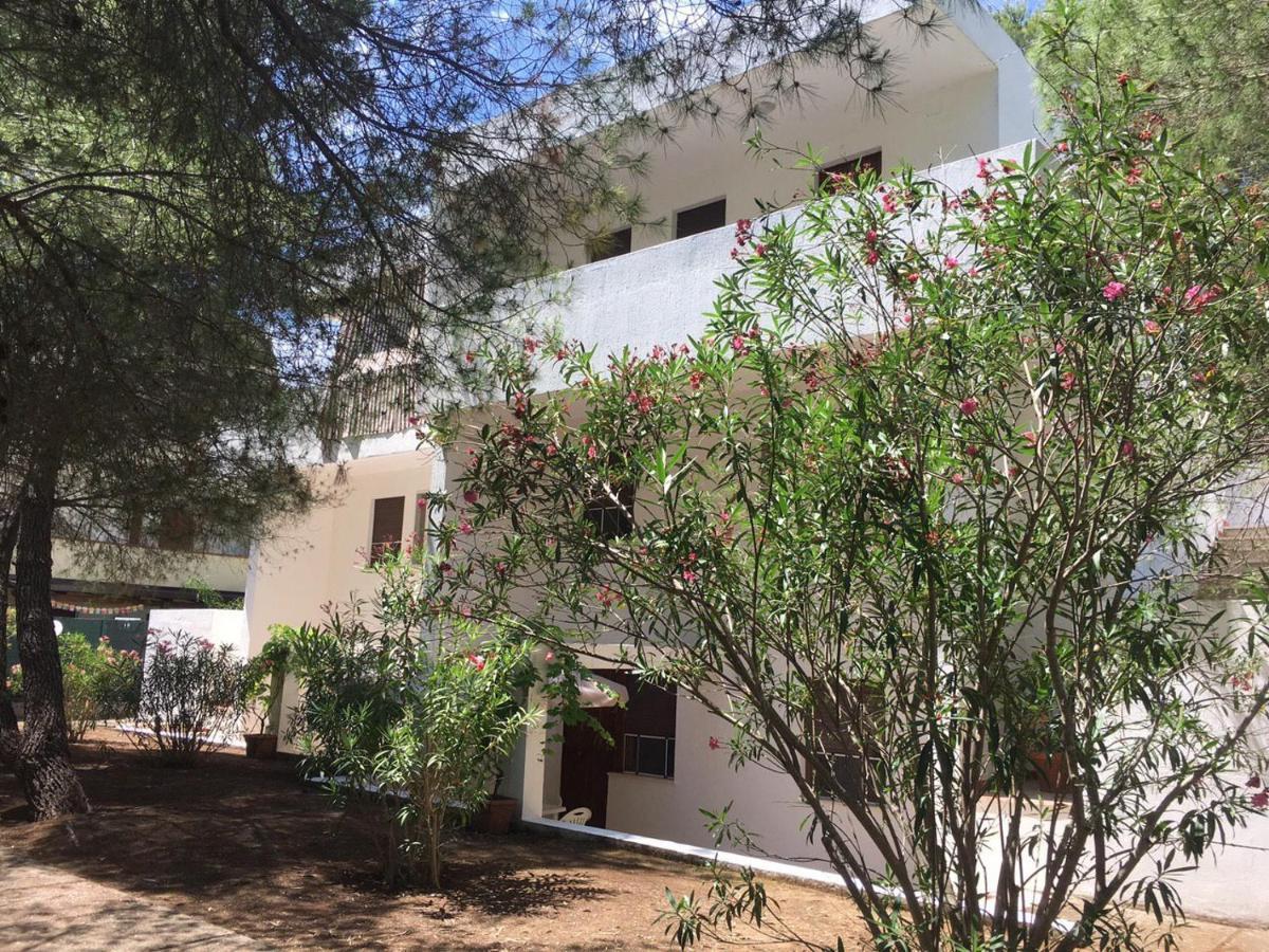 Collins Apartments Castellaneta Marina Exterior photo