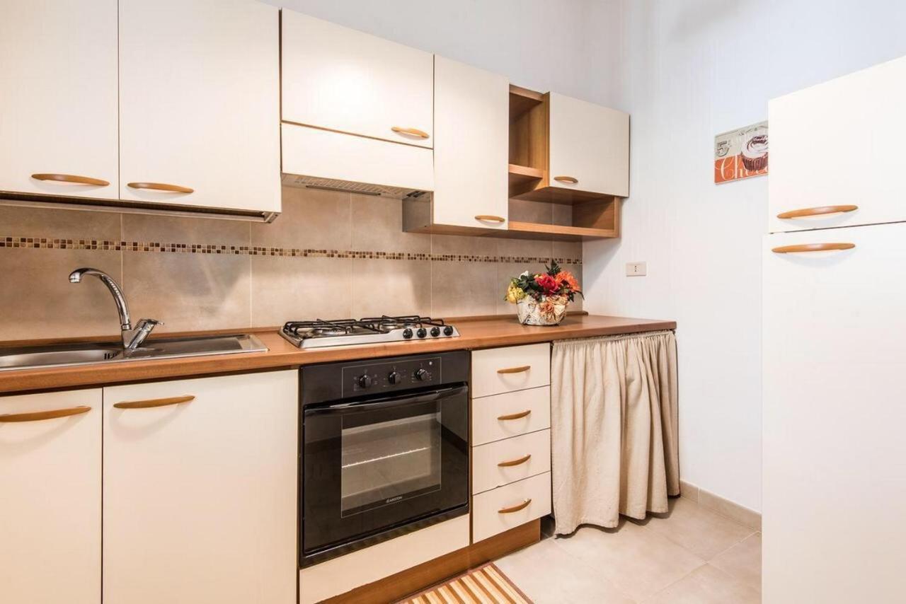 Collins Apartments Castellaneta Marina Exterior photo