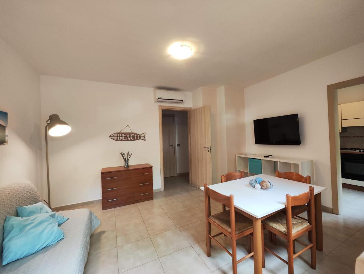 Collins Apartments Castellaneta Marina Exterior photo