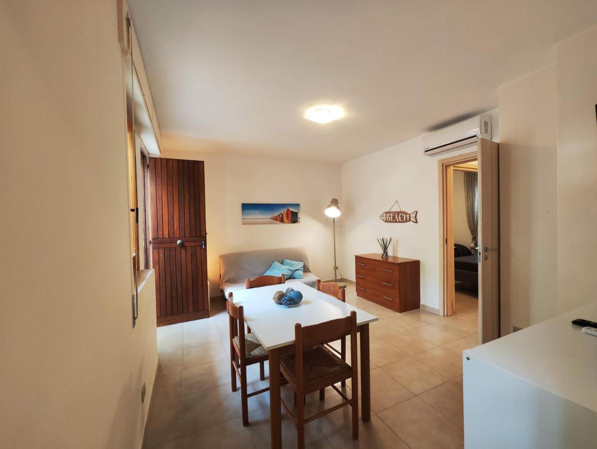 Collins Apartments Castellaneta Marina Exterior photo