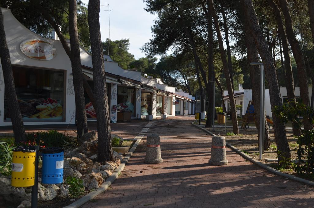Collins Apartments Castellaneta Marina Exterior photo