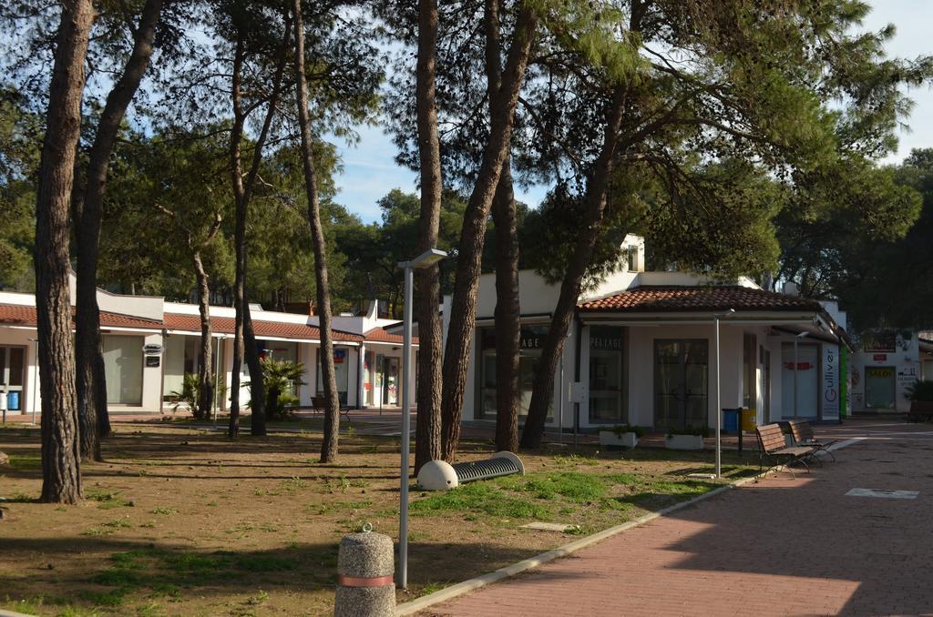 Collins Apartments Castellaneta Marina Exterior photo